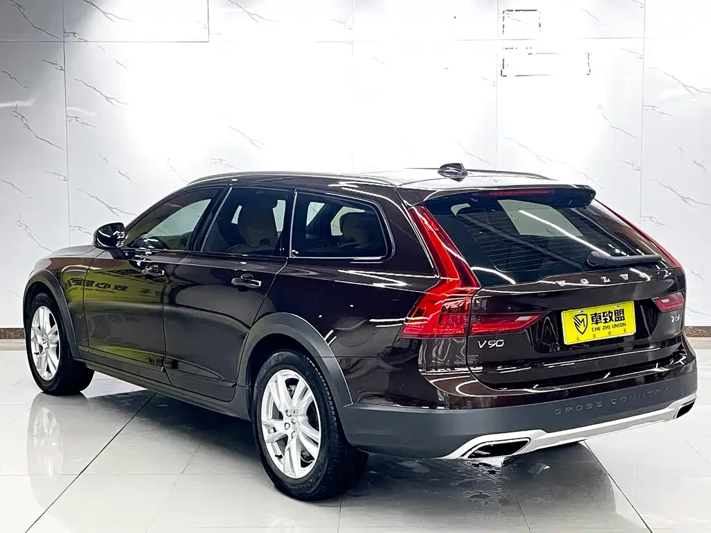 Volvo V90 2019 Cross Country T5 AWD Zhiyuan Edition National V купить на сайте DeffCars