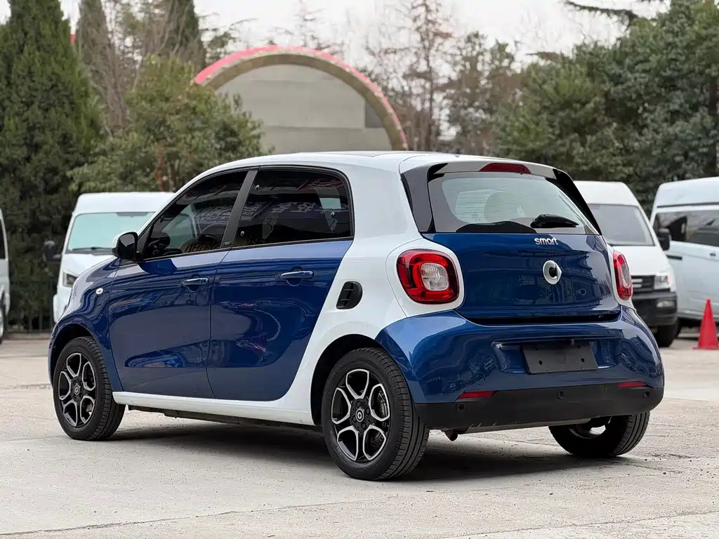 smart forfour 2018 0.9T 66kW Pioneer Edition купить на сайте DeffCars