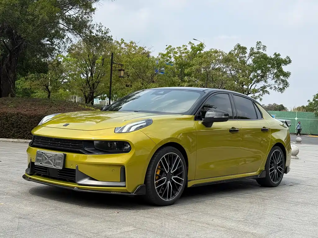 Lynk & Co 03 2021 03+ 2.0TD automatic performance package version купить на сайте DeffCars