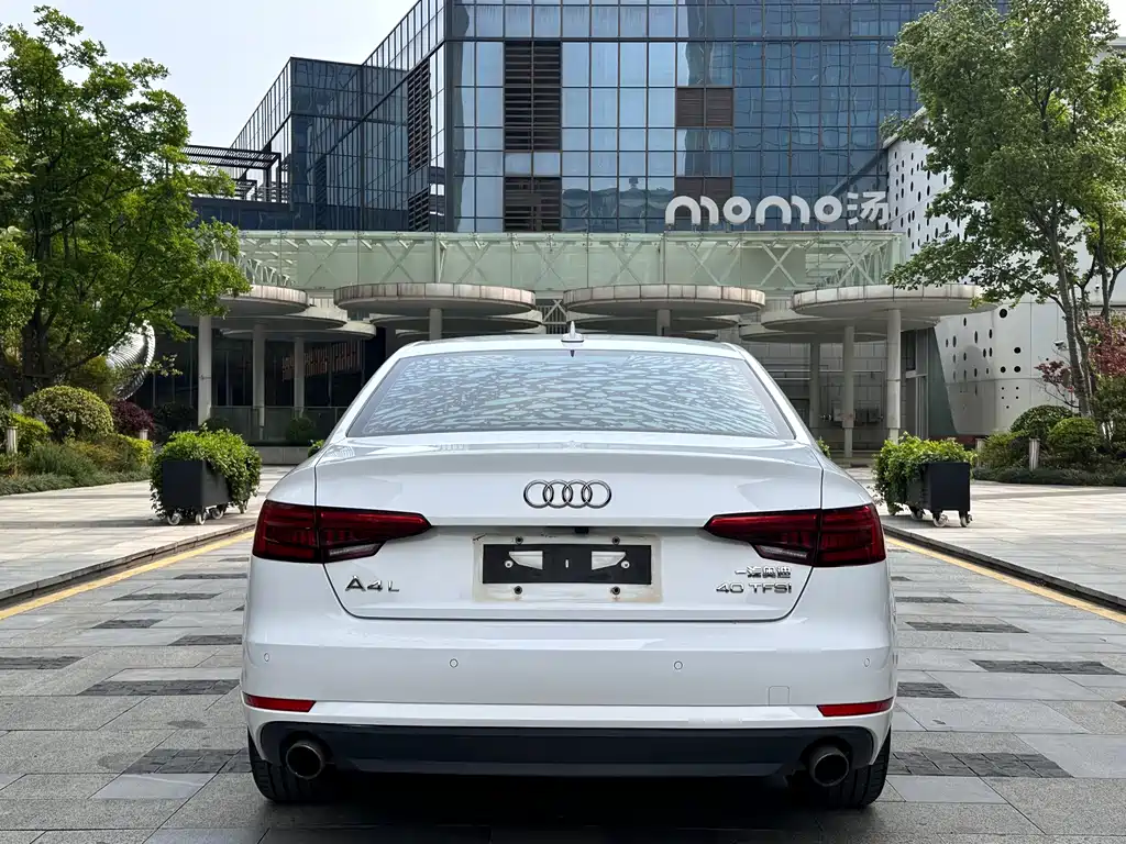 Audi A4L 2017 40 TFSI Fashion Type купить на сайте DeffCars