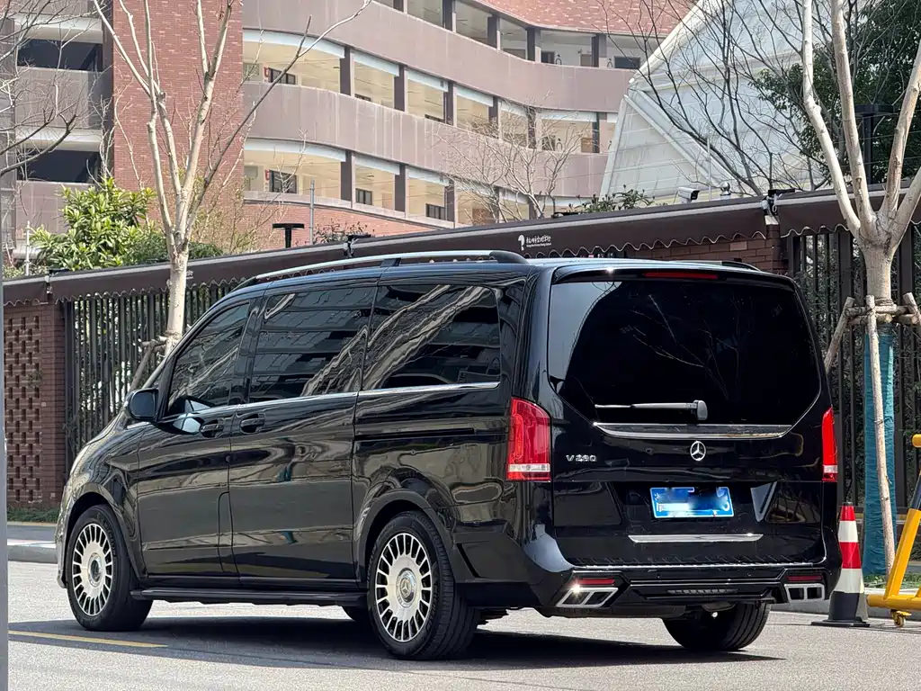 Mercedes-Benz V-Class 2018 V 260 Pilot Edition National VI купить на сайте DeffCars