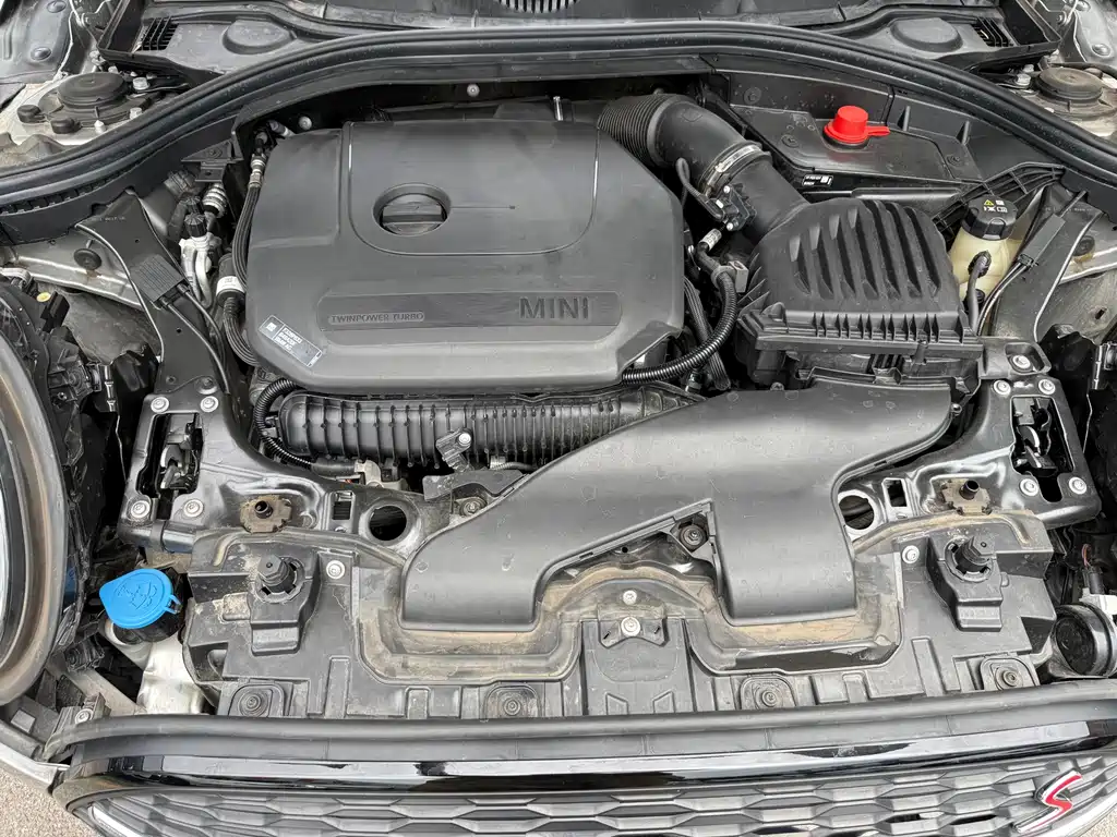 MINI CLUBMAN 2023 2.0T COOPER S Connoisseur купить на сайте DeffCars