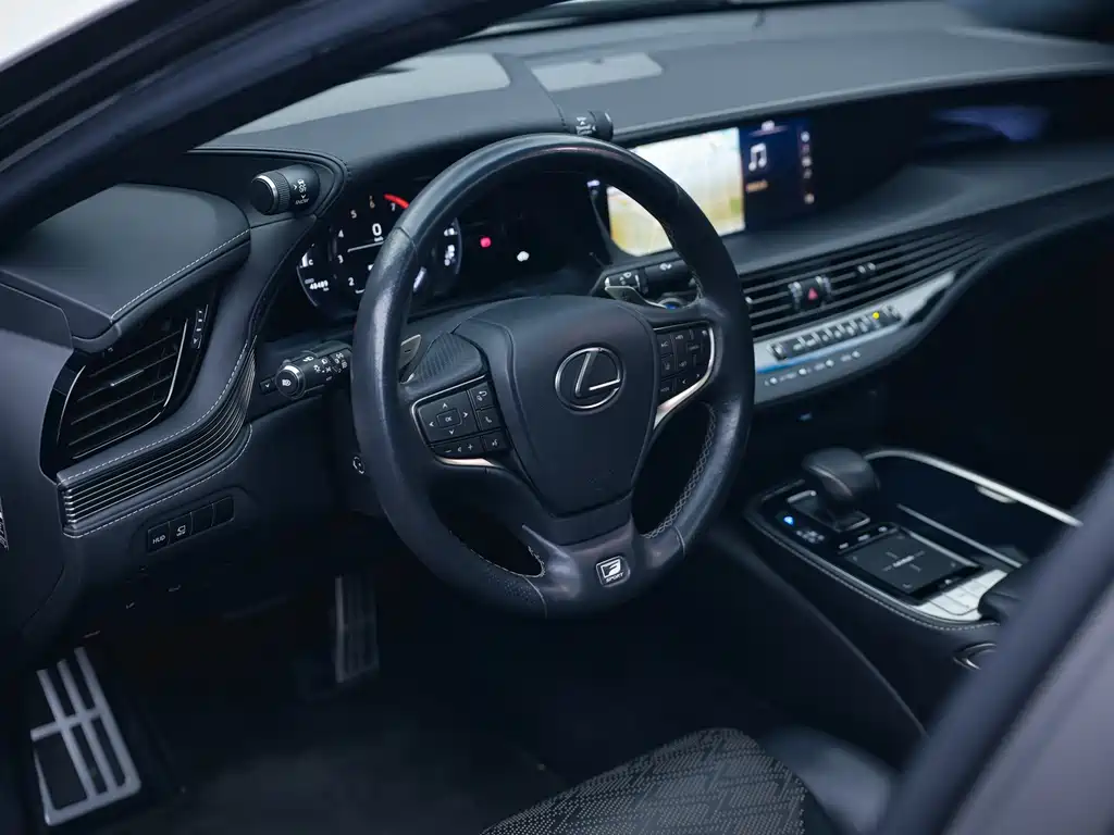 Lexus LS 2018 500h F SPORT National V купить на сайте DeffCars