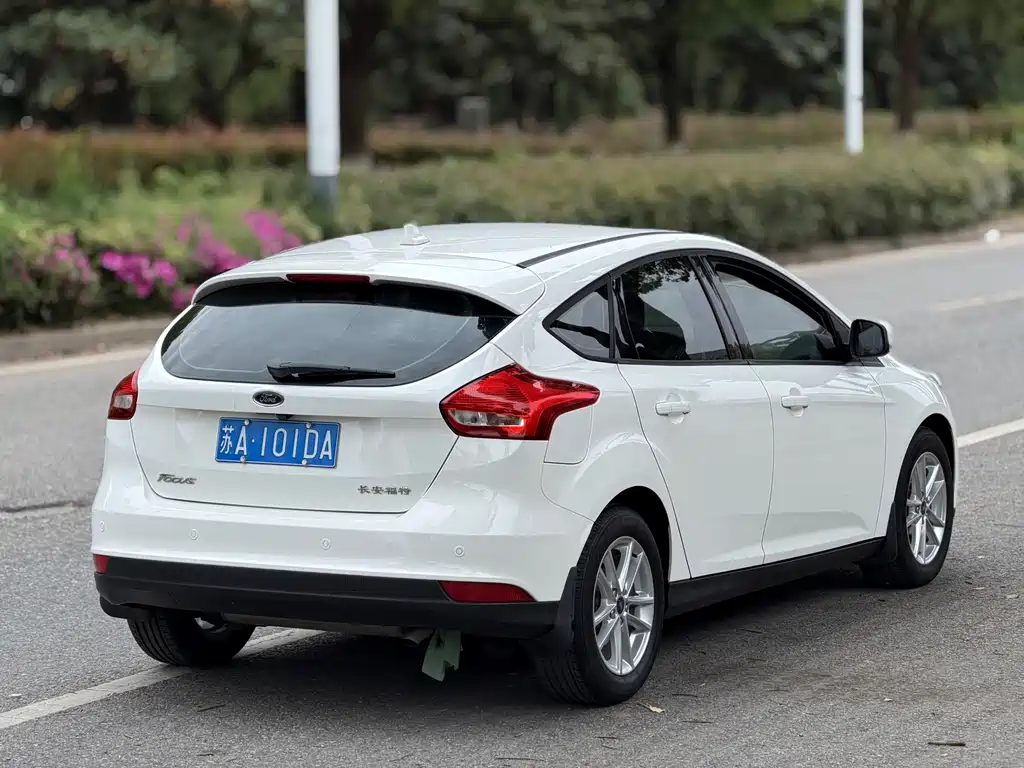 Focus 2018 hatchback classic 1.6L automatic stylish smart mobility version купить на сайте DeffCars