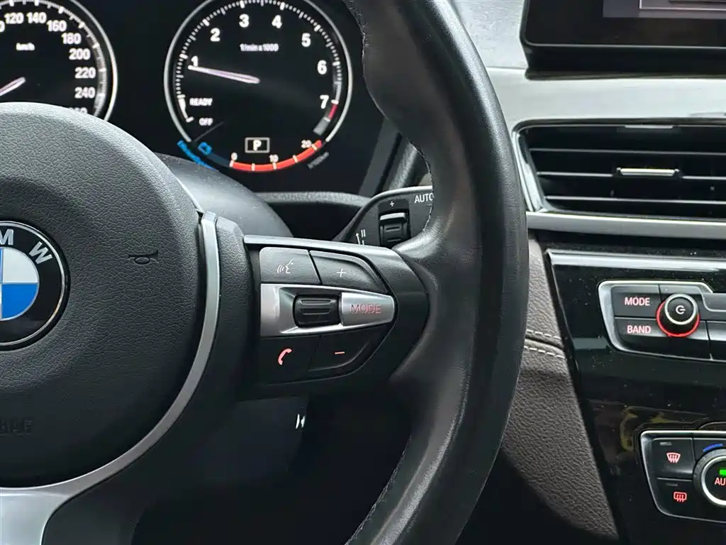 BMW X1 2021 xDrive25Li Exclusive Model купить на сайте DeffCars