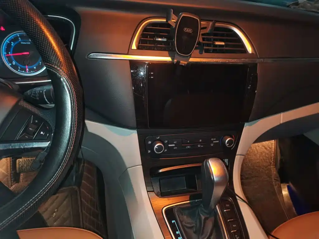 Huasong 7 2017 2.0T automatic elite model купить на сайте DeffCars