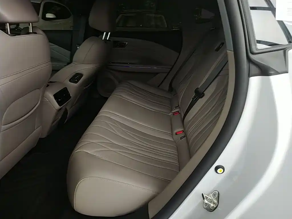 Galaxy Star 8 2025 130km EM-i Exclusive Edition купить на сайте DeffCars
