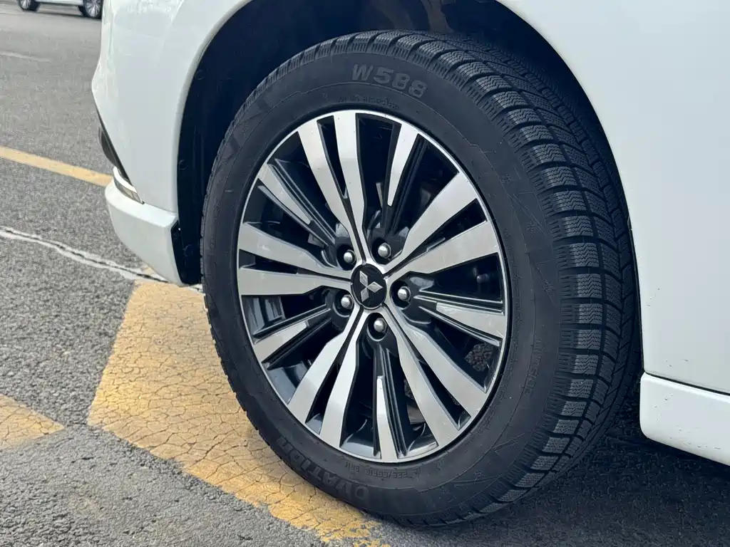 Outlander 2021 facelift 2.0L 2WD Enjoy Edition 5 seats купить на сайте DeffCars