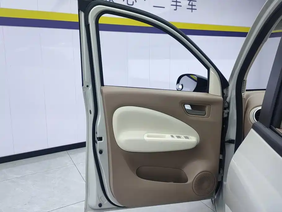 Hongguang MINIEV 2025 fourth-generation four-door advanced version купить на сайте DeffCars
