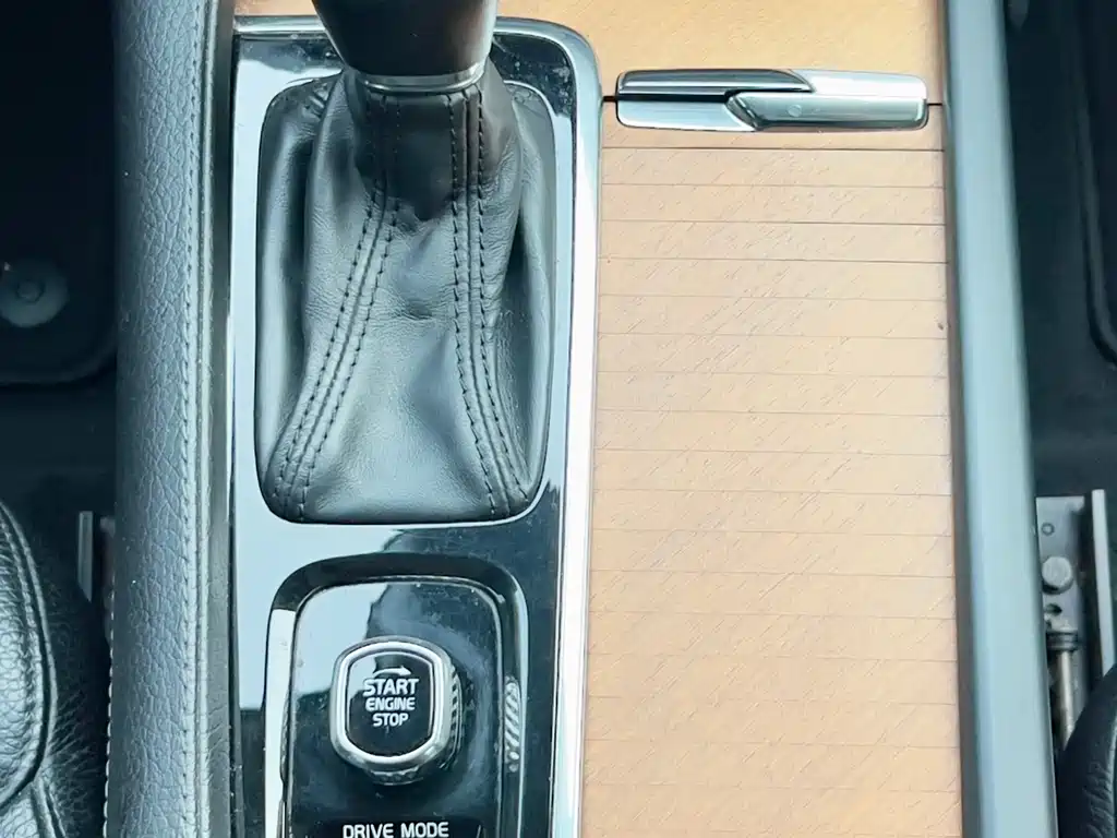 Volvo XC90 2020 T6 Zhiyi Luxury Edition 7 seats купить на сайте DeffCars