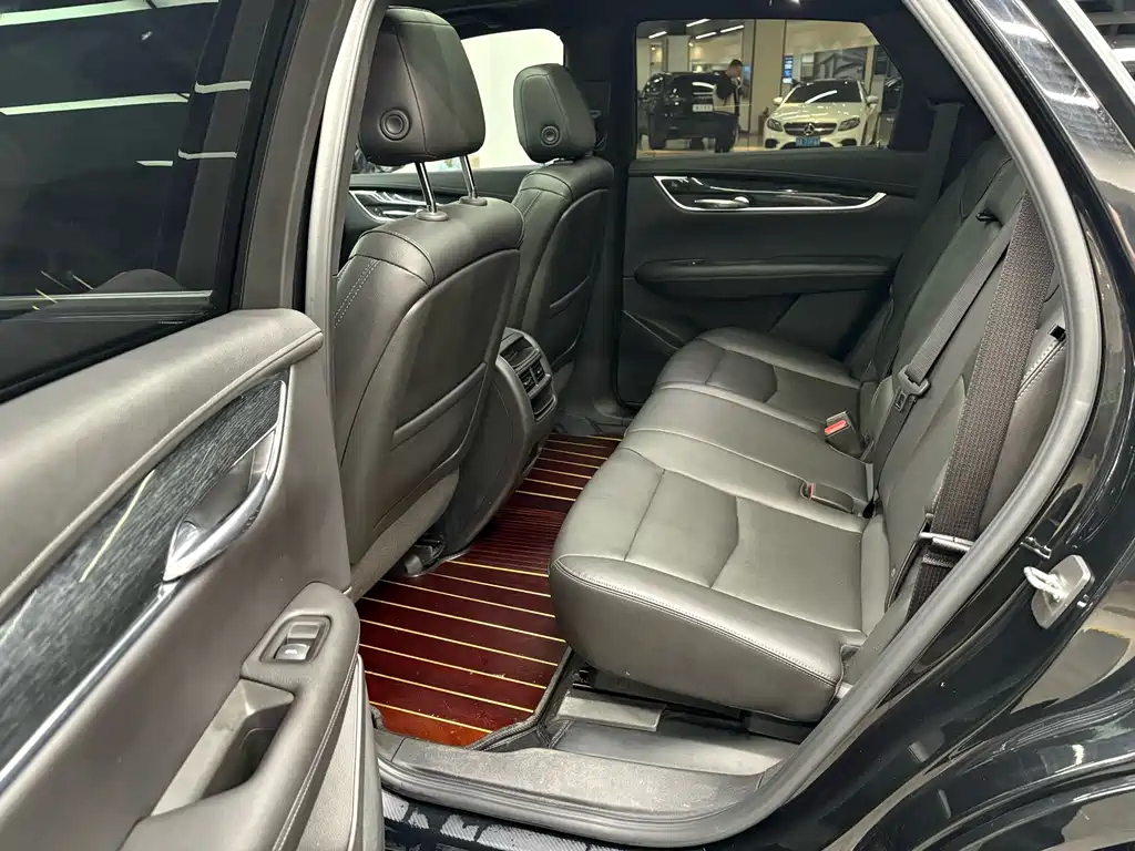 Cadillac XT5 2022 2.0T two-wheel drive luxury model купить на сайте DeffCars
