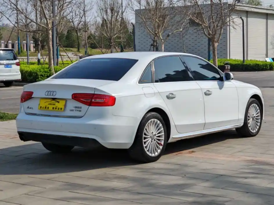 Audi A4L 2016 35 TFSI Collector's Edition Automatic Standard купить на сайте DeffCars