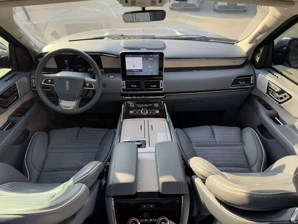 Navigator 2020 3.5T Long Axis Presidential Edition купить на сайте DeffCars