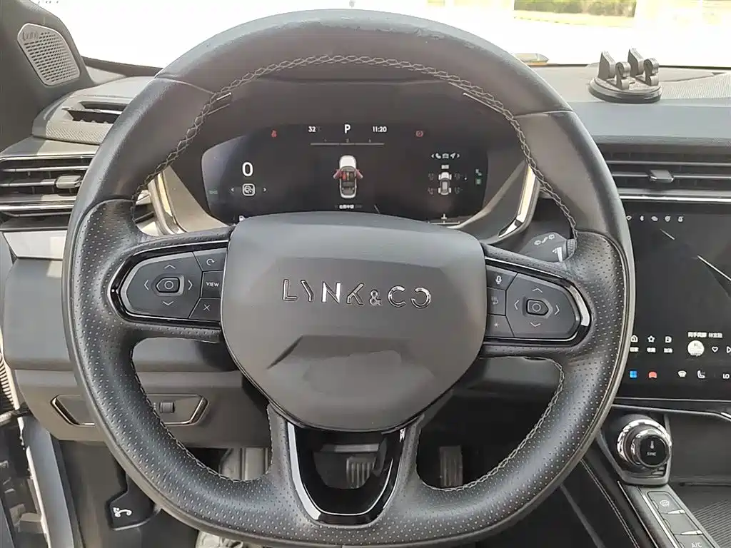 Lynk & Co 01 2023 1.5TD EM-F PM купить на сайте DeffCars