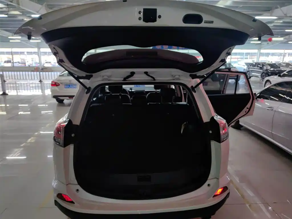 RAV4 Rongfang 2019 2.0L CVT two-wheel drive fashion version National VI купить на сайте DeffCars
