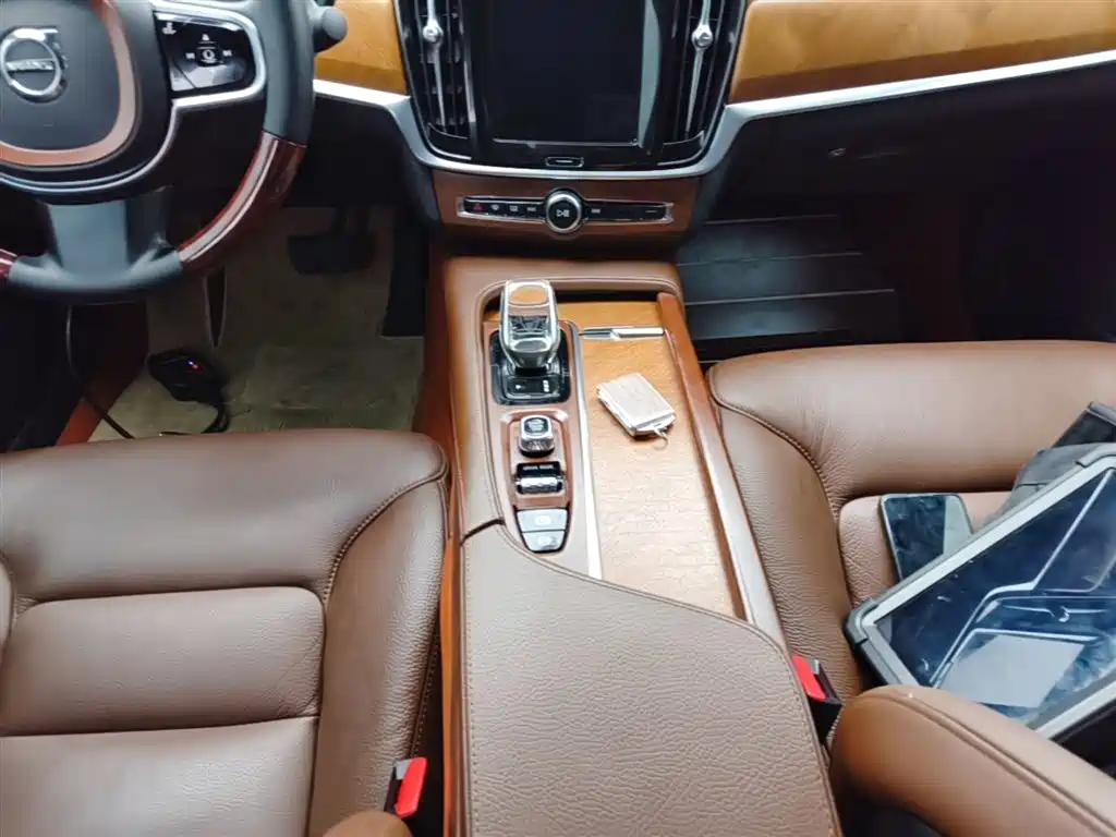 Volvo S90 2021 B5 Zhiyi Luxury Edition купить на сайте DeffCars