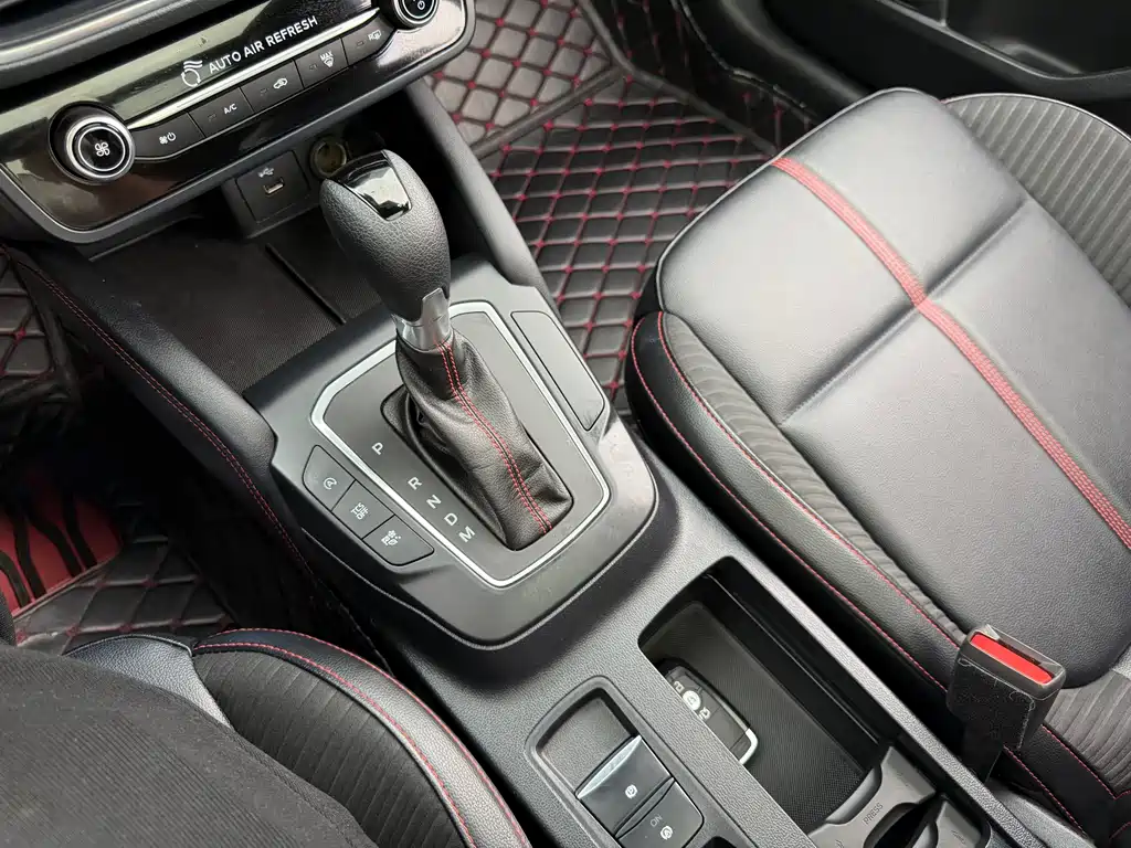 Focus 2022 Hatchback EcoBoost 180 Automatic ST Line купить на сайте DeffCars