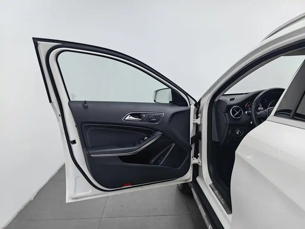Mercedes-Benz GLA 2015 GLA 220 4MATIC luxury model купить на сайте DeffCars
