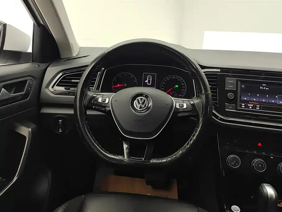 T-ROC 2018 280TSI DSG two-wheel drive comfort model National V купить на сайте DeffCars