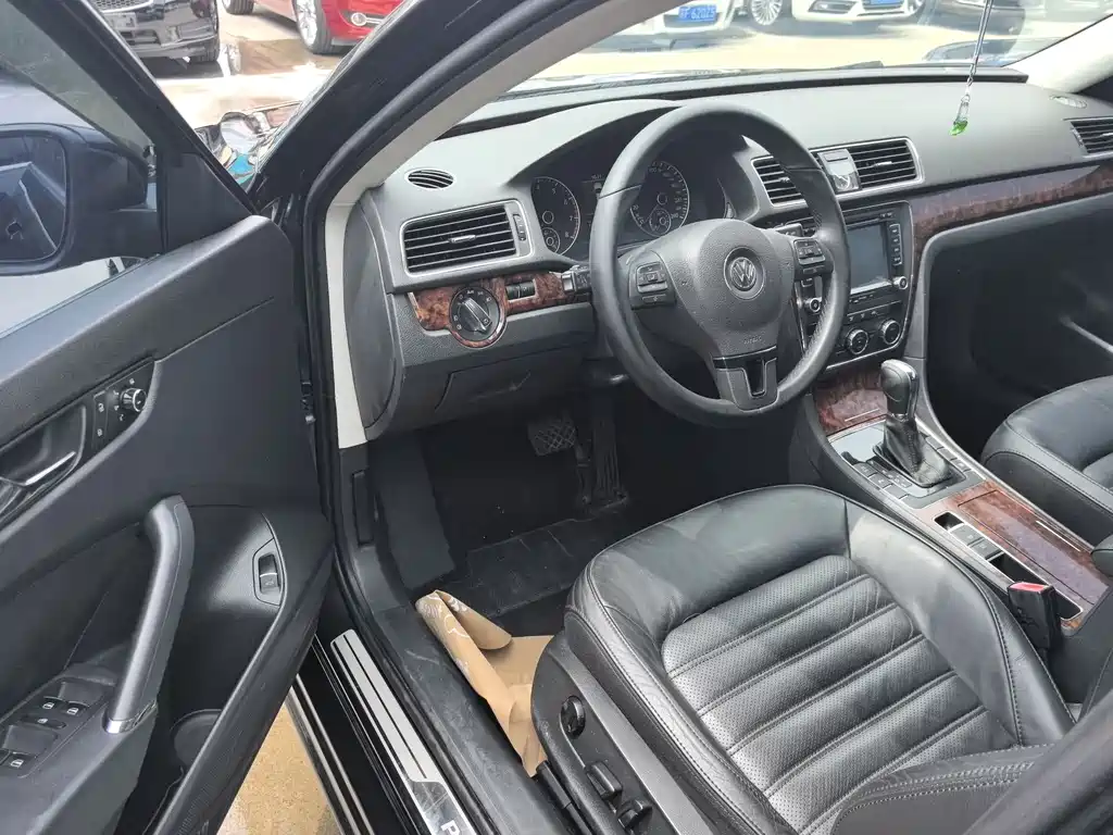 Passat 2013 1.8TSI DSG Premium Edition купить на сайте DeffCars