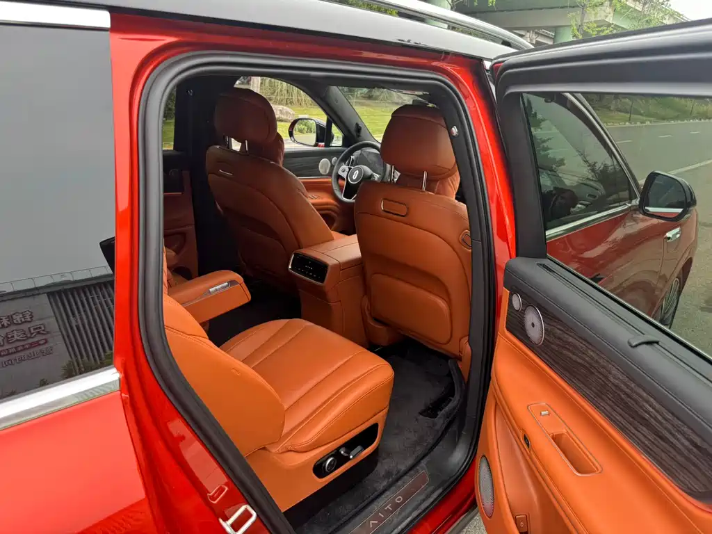 Wenjie M9 2024 extended range Max version 42kWh 6-seater version купить на сайте DeffCars