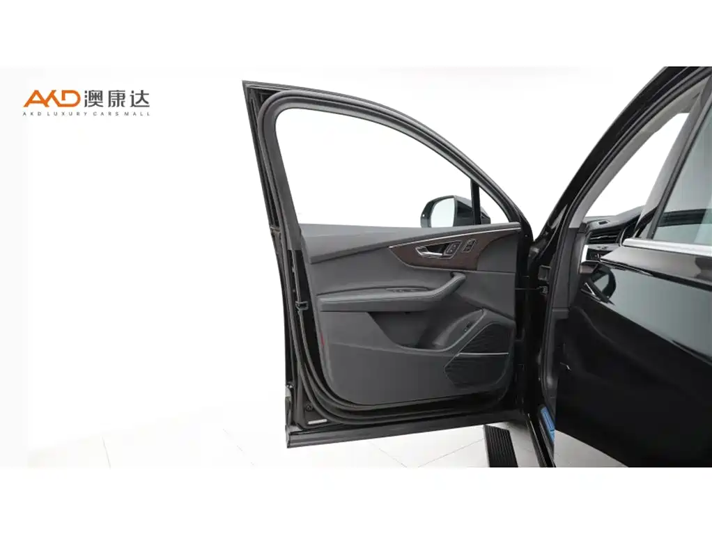 Audi Q7/3.0T/23 models/55 TFSI quattro S line sports model купить на сайте DeffCars