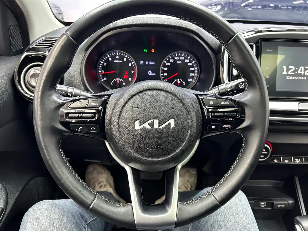 Yipao 2021 1.4L CVT fun sunroof model купить на сайте DeffCars