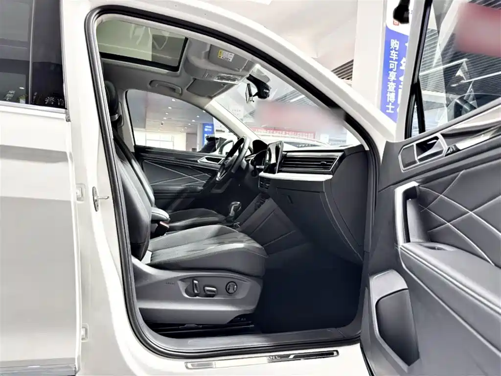Tiguan L 2022 330TSI automatic two-wheel drive smart version купить на сайте DeffCars
