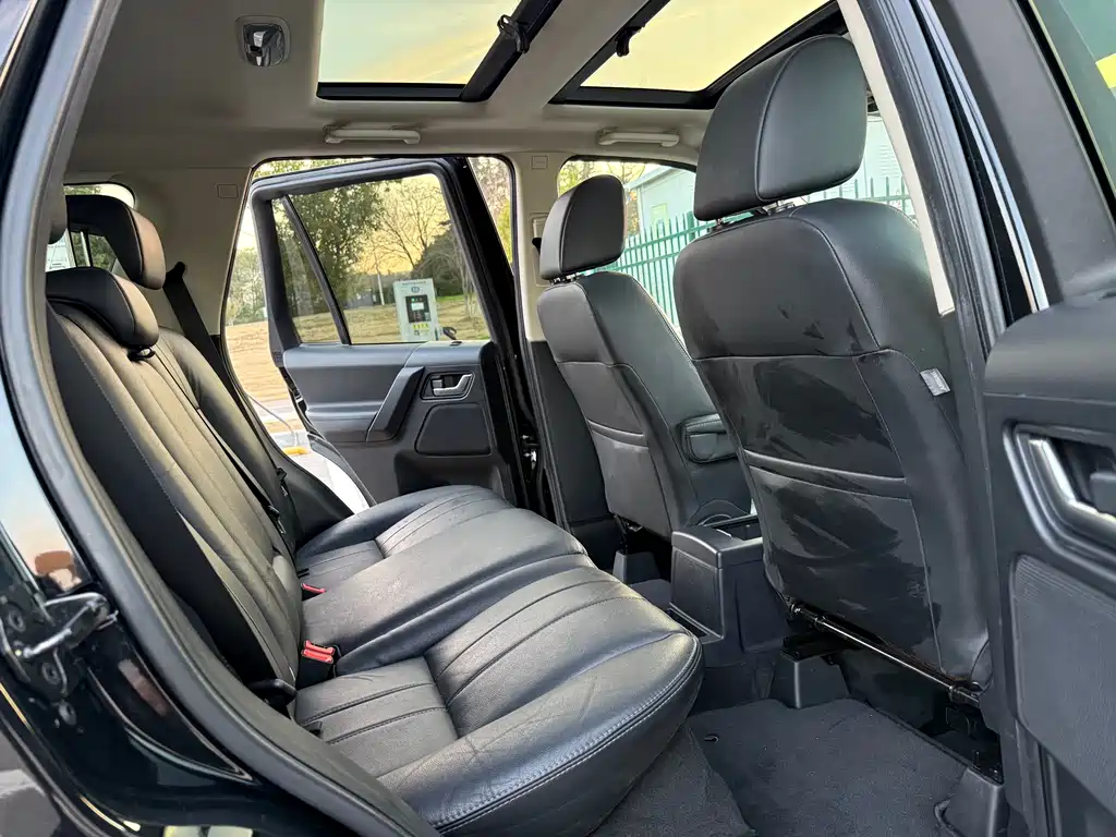 Freelander 2 2013 2.0T Si4 SE gasoline version купить на сайте DeffCars