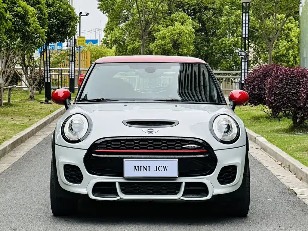 MINI JCW 2015 2.0T JOHN COOPER WORKS купить на сайте DeffCars