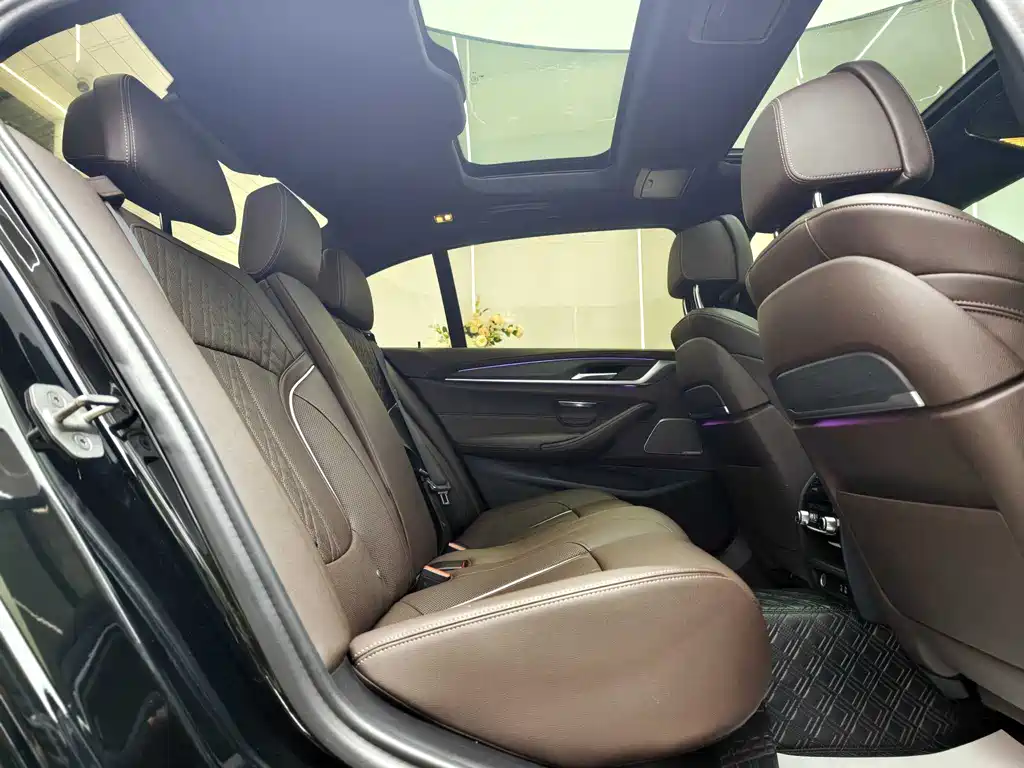 BMW 5 Series 2023 530Li Exclusive M Sports Package купить на сайте DeffCars