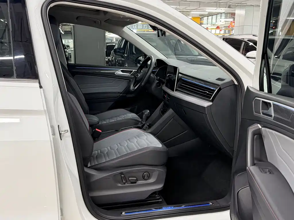 Tiguan L New Energy 2022 430PHEV plug-in hybrid flagship version купить на сайте DeffCars