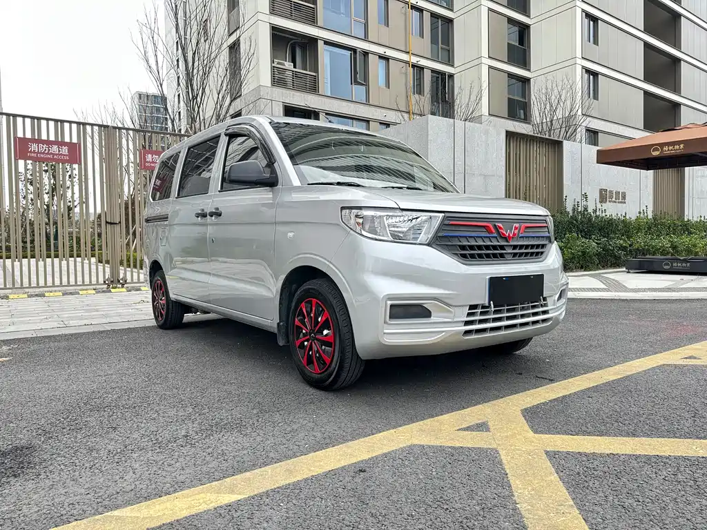 Wuling Hongguang V 2022 1.5L Jinchue version electric power assist LAR купить на сайте DeffCars