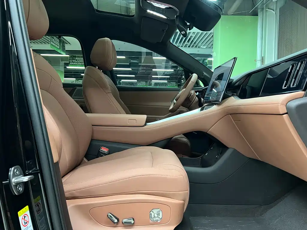 Denza N8L 2025 Honor Model купить на сайте DeffCars