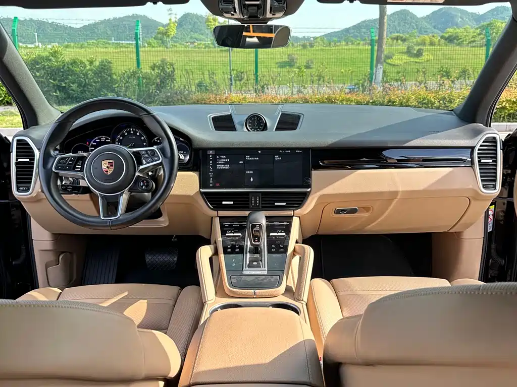 Cayenne New Energy 2019 Cayenne E-Hybrid 2.0T купить на сайте DeffCars