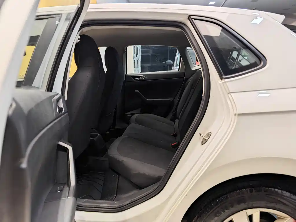 Polo 2023 facelift Plus 1.5L automatic indulgence version купить на сайте DeffCars