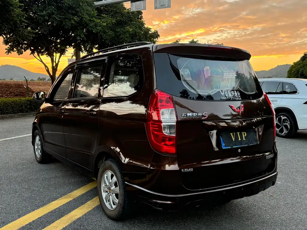 Wuling Hongguang 2014 1.5L S standard model купить на сайте DeffCars