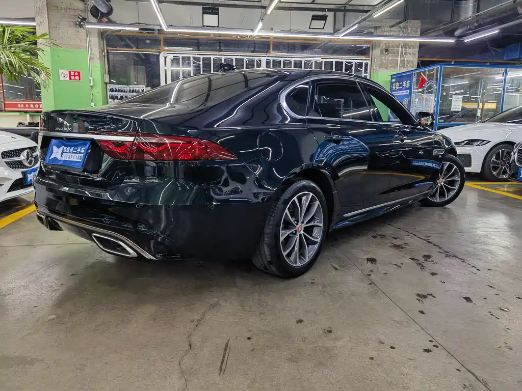 Jaguar XFL 2023 XFL 2.0T P250 two-wheel drive elite sports version купить на сайте DeffCars