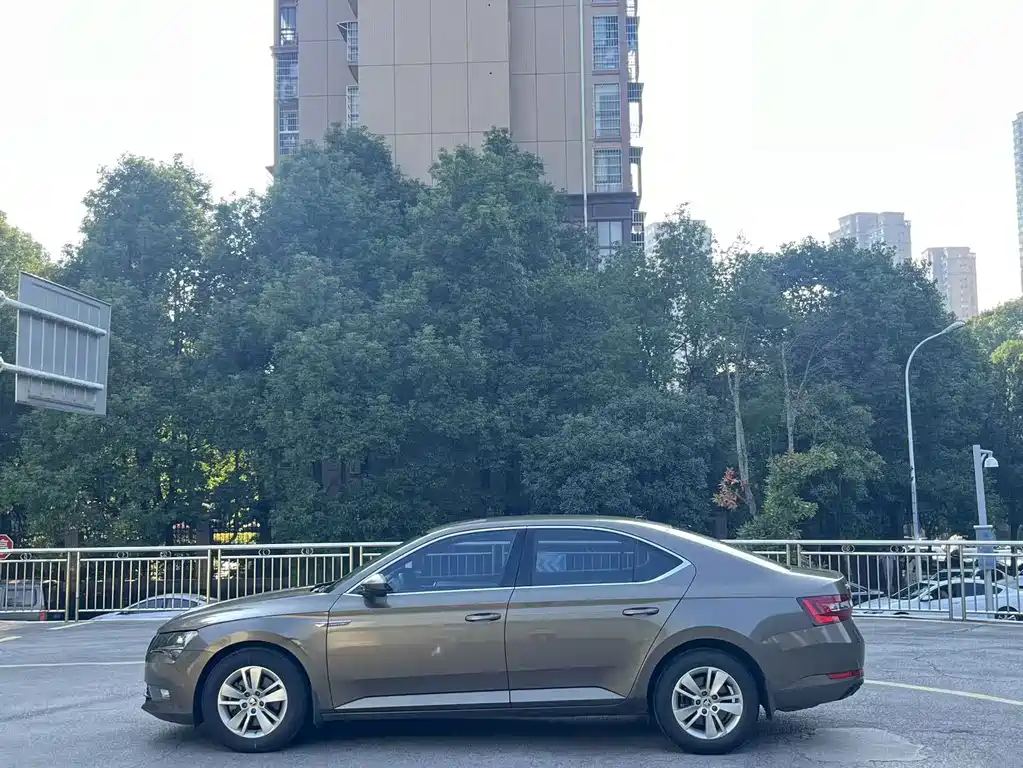 Superb 2016 TSI280 DSG forward version купить на сайте DeffCars