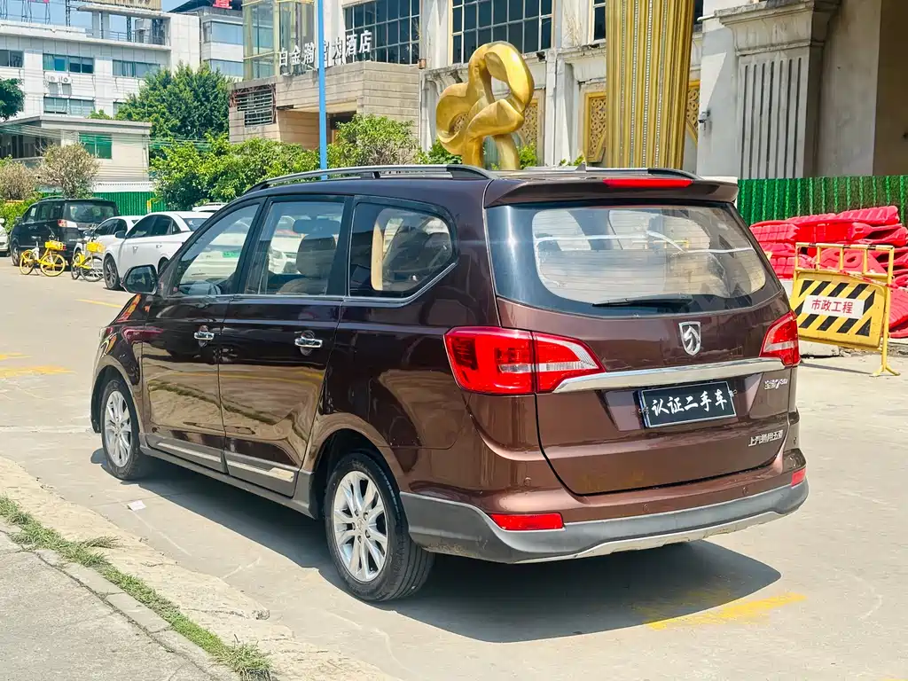 Baojun 730 2016 1.5L manual comfort type 7 seats National V купить на сайте DeffCars