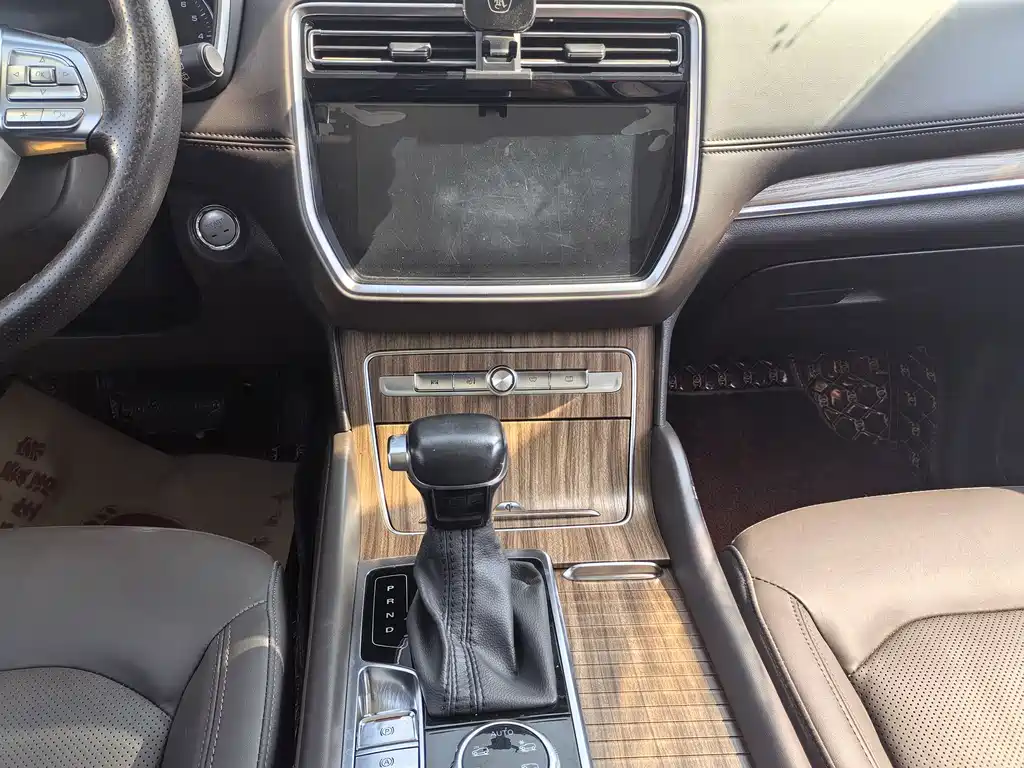 Roewe RX8 2018 30T Intelligent Networked Four-wheel Drive Supreme Edition купить на сайте DeffCars