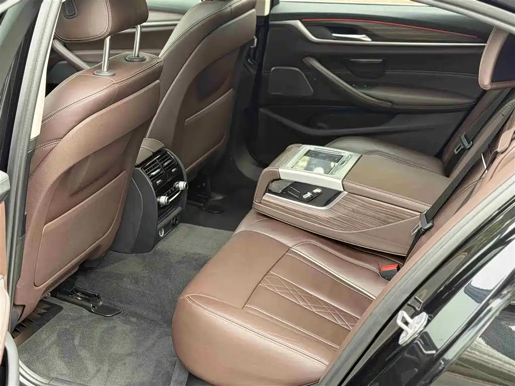 BMW 5 Series 2018 530Li Exclusive Luxury Package купить на сайте DeffCars