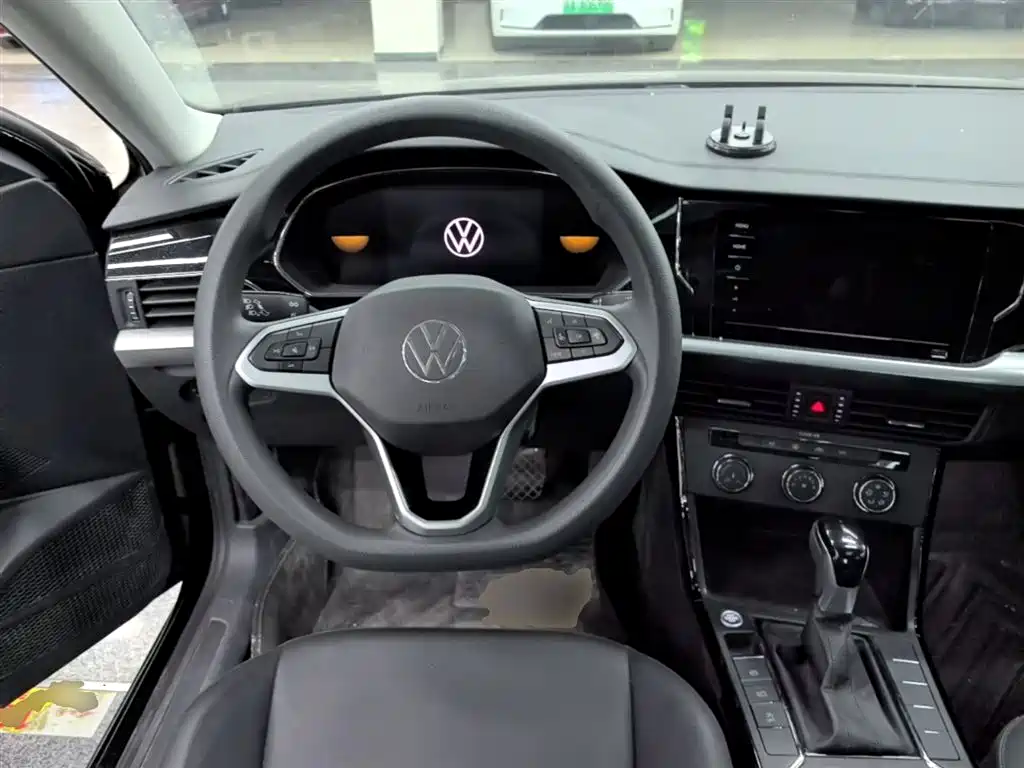 Passat 2025 Outstanding Model 280TSI Business Edition купить на сайте DeffCars