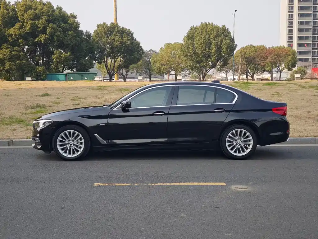 BMW 5 Series 2018 facelift 530Li xDrive luxury package купить на сайте DeffCars
