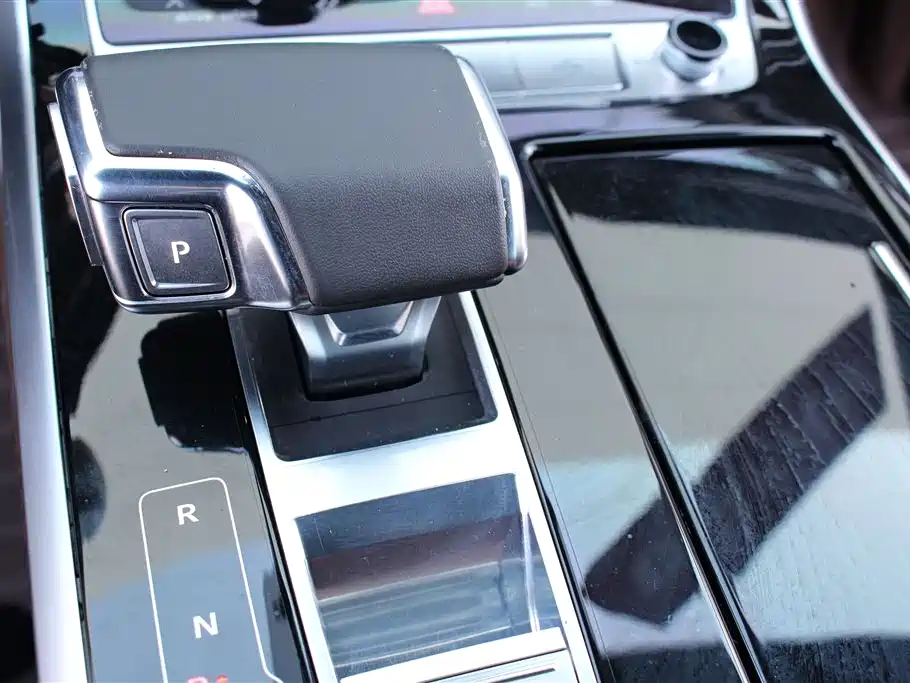 Audi Q7 2021 55 TFSI quattro S line sports version купить на сайте DeffCars