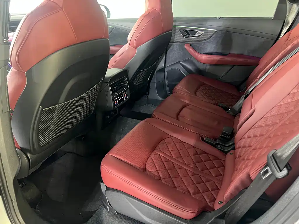 Audi SQ7 2024 4.0 TFSI купить на сайте DeffCars