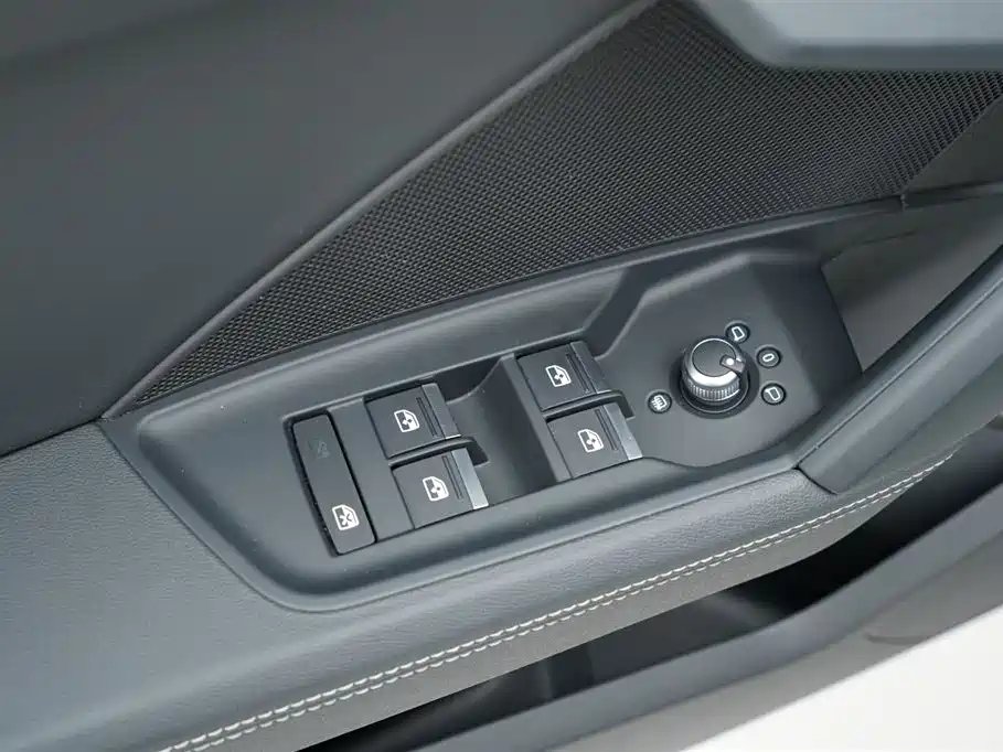 Audi A3 2023 facelift Sportback 35 TFSI stylish and sporty купить на сайте DeffCars