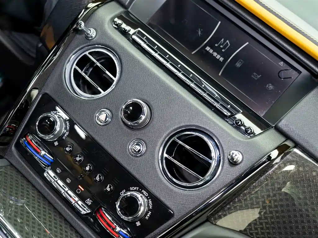 Cullinan 2020 Black Badge купить на сайте DeffCars