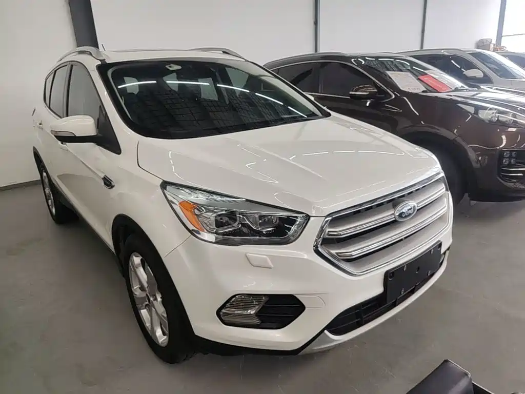 Kuga 2018 Retrofit EcoBoost 180 Two-Wheel Drive Premium Airfoil купить на сайте DeffCars
