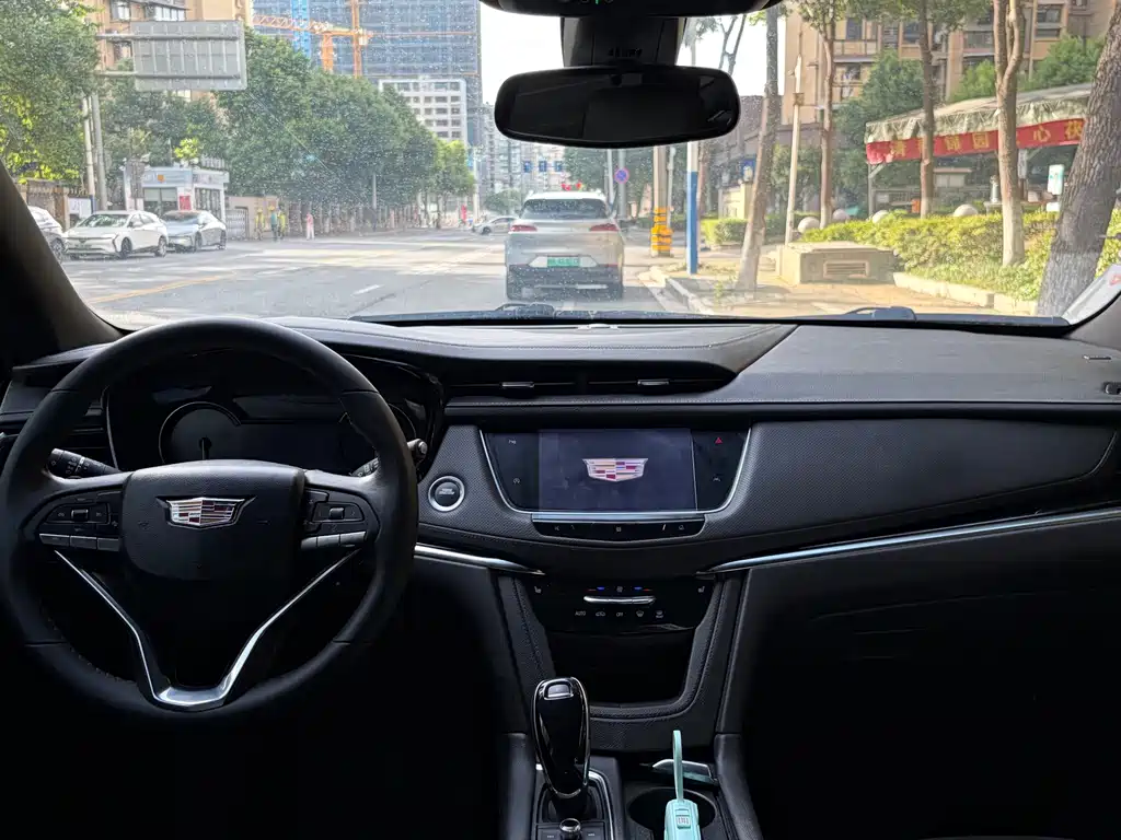 Cadillac XT6 2021 28T seven-seat four-wheel drive luxury model купить на сайте DeffCars